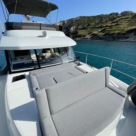 Bådhotel Renas Yacht *