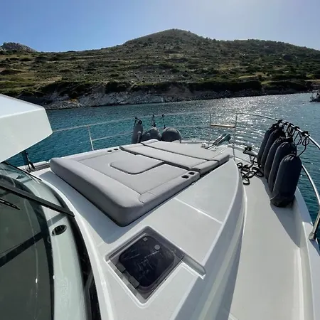 Renas Yacht Πλωτό κατάλυμα *