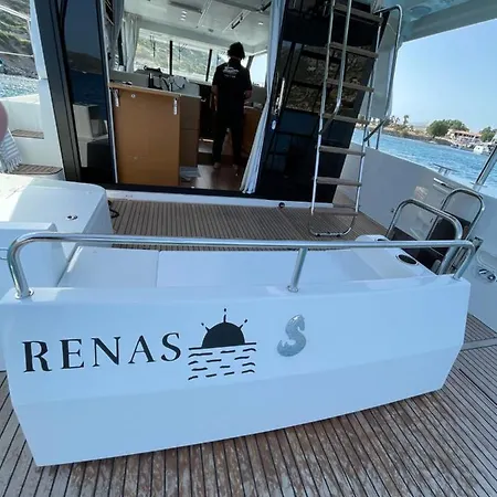 Renas Yacht Φετιγιέ