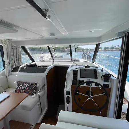 Renas Yacht Πλωτό κατάλυμα *